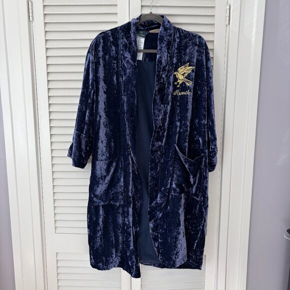 Pottery Barn Teen Harry Potter Ravenclaw bathrobe S/M purple velvet *flaw* - Picture 1 of 9